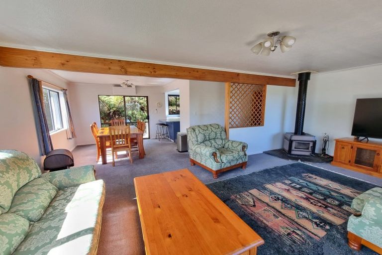 Photo of property in 30 Stanton Crescent, Karoro, Greymouth, 7805