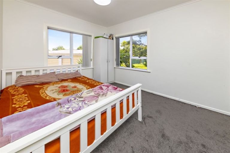 Photo of property in 140 Russell Road, Manurewa, Auckland, 2102