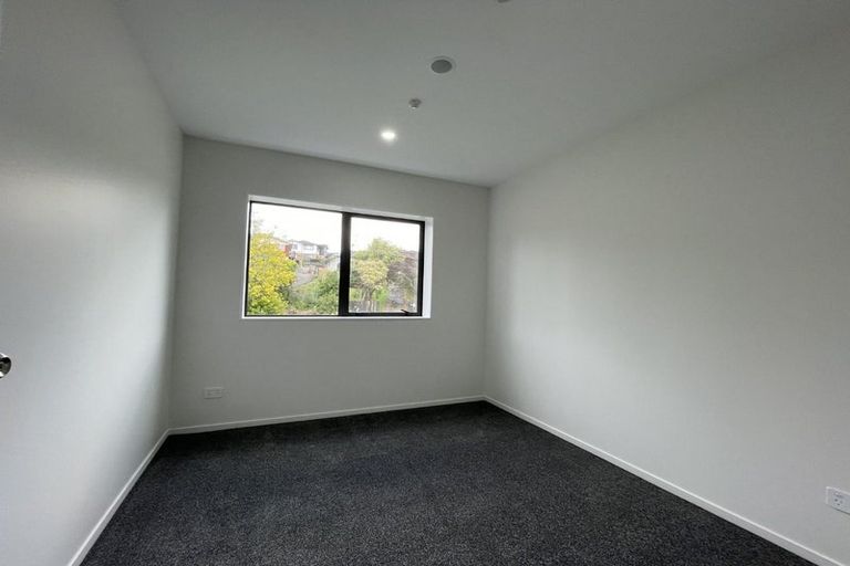 Photo of property in 152 Triangle Road, Massey, Auckland, 0614