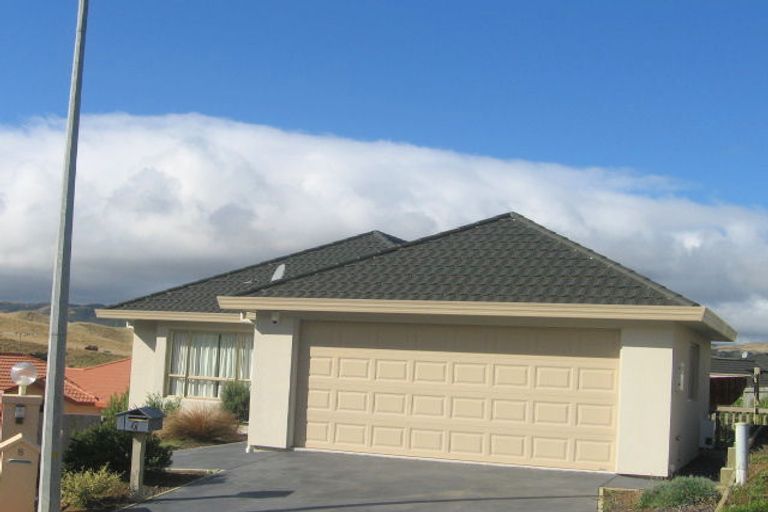 Photo of property in 6 Hetsby Place, Churton Park, Wellington, 6037