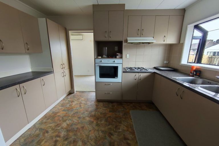 Photo of property in 47 Meadowood Drive, Unsworth Heights, Auckland, 0632