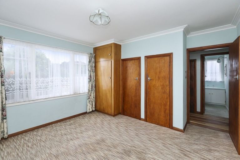 Photo of property in 28 Wallace Place, Westown, New Plymouth, 4310