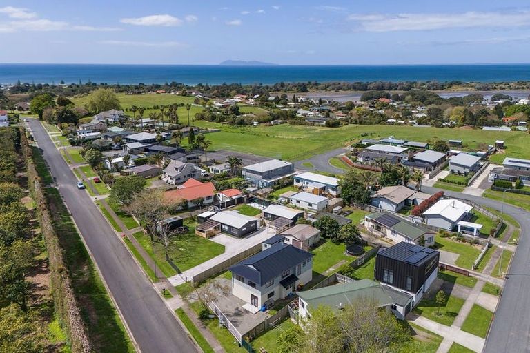 Photo of property in 24 Koutunui Road, Athenree, Katikati, 3177