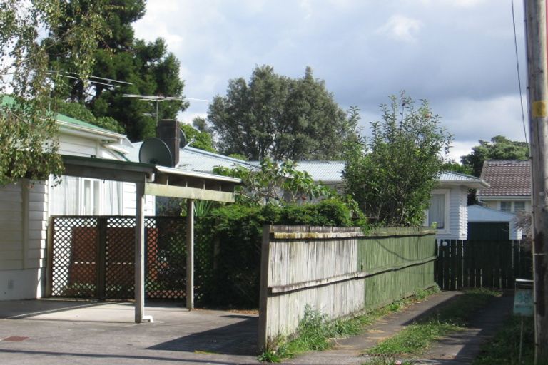 Photo of property in 1/98 Archibald Road, Kelston, Auckland, 0602