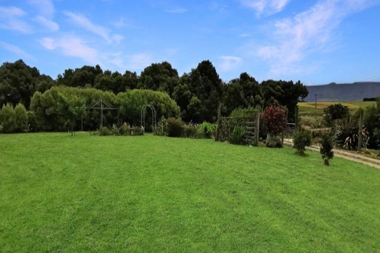 Photo of property in 323 Smith Road, Dannevirke, 4978