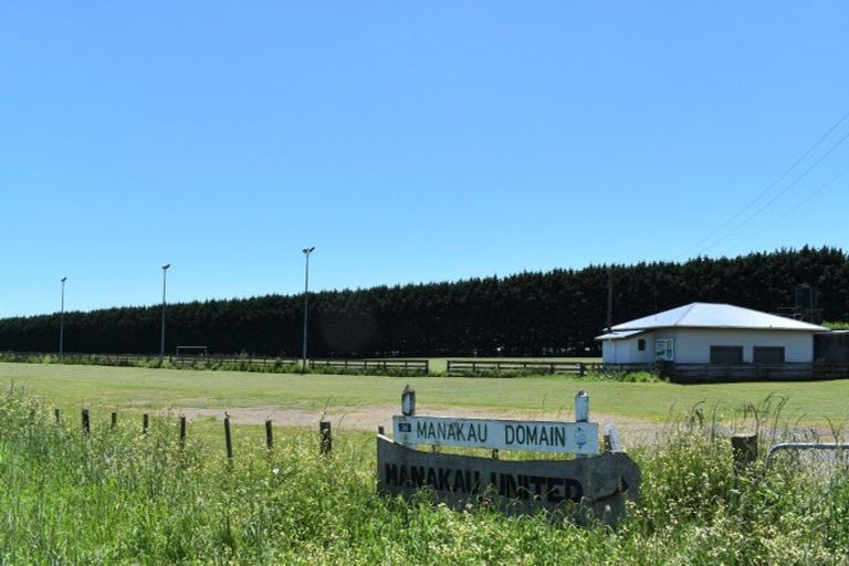 Photo of property in 69 Waikawa Beach Road, Manakau, 5573