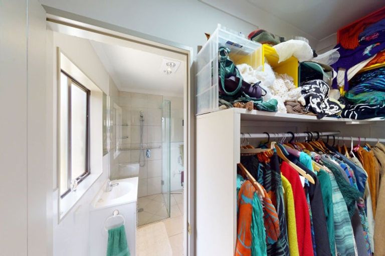 Photo of property in 112 Weraroa Road, Levin, 5510