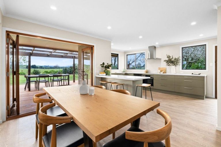 Photo of property in 361 Swamp Road, Fernhill, Napier, 4183