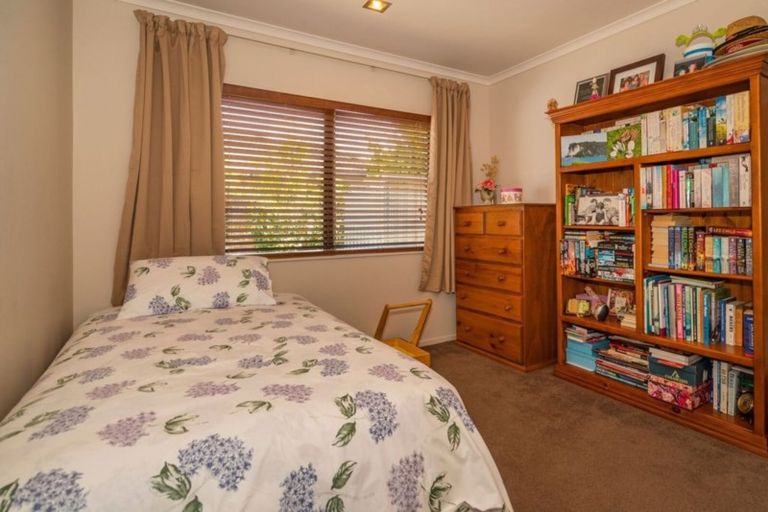 Photo of property in 1/9 Jacaranda Avenue, Beach Haven, Auckland, 0626