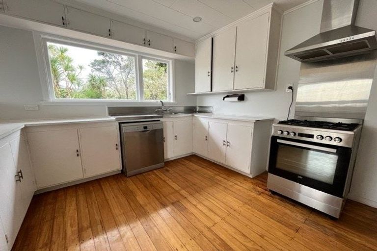 Photo of property in 21 Maple Grove, Maungaraki, Lower Hutt, 5010