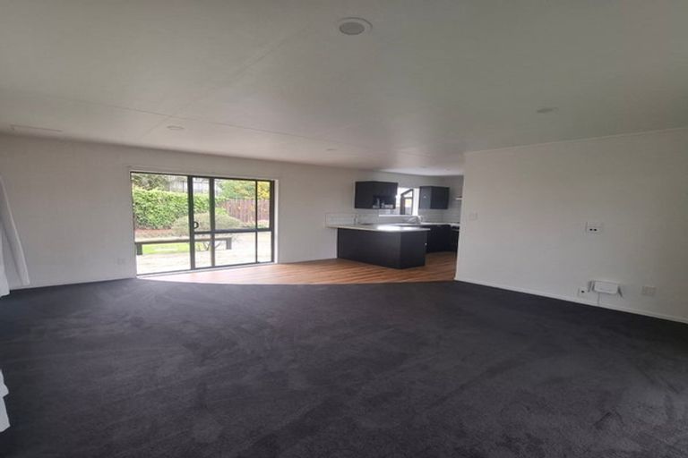 Photo of property in 52b Seddon Street, Waikanae, 5036