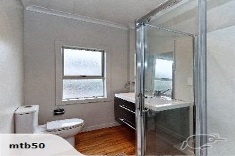 Photo of property in 1/179 Waimumu Road, Massey, Auckland, 0614