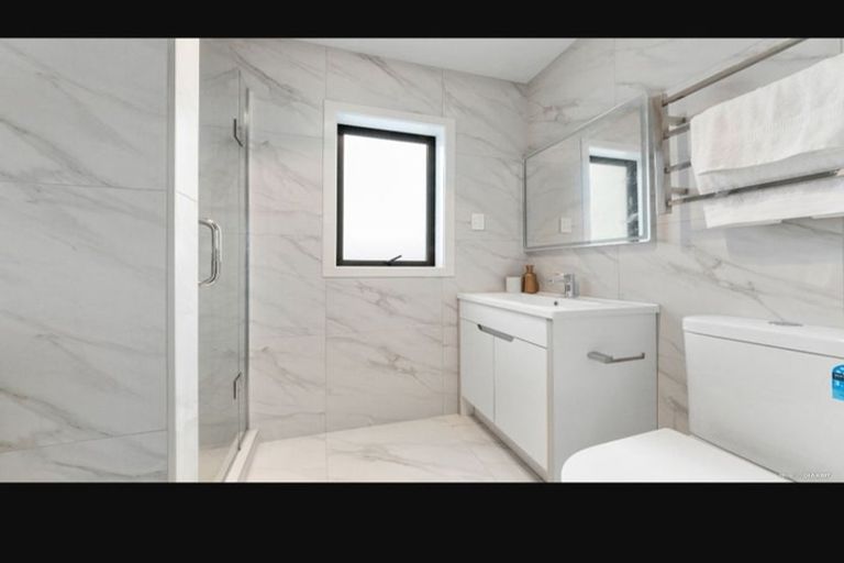 Photo of property in 9/1 Kaponga Crescent, New Lynn, Auckland, 0600