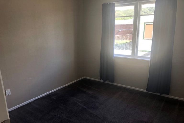 Photo of property in 18 Totara Park Road, Clouston Park, Upper Hutt, 5018