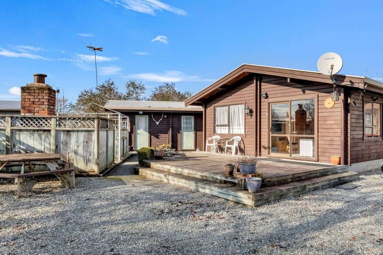 Photo of property in 39 Newburn Street, Waikaia, 9778