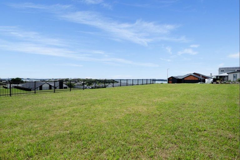 Photo of property in 8 Kuaka Rise, Omokoroa, 3114