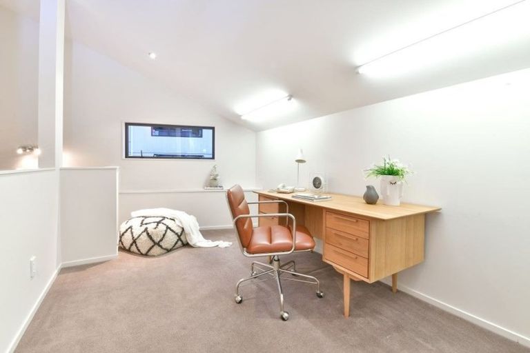 Photo of property in 15a Marigold Place, Mairangi Bay, Auckland, 0630
