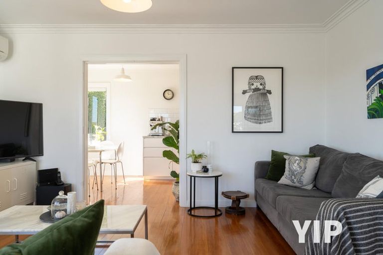 Photo of property in 33 Chesterton Street, Johnsonville, Wellington, 6037