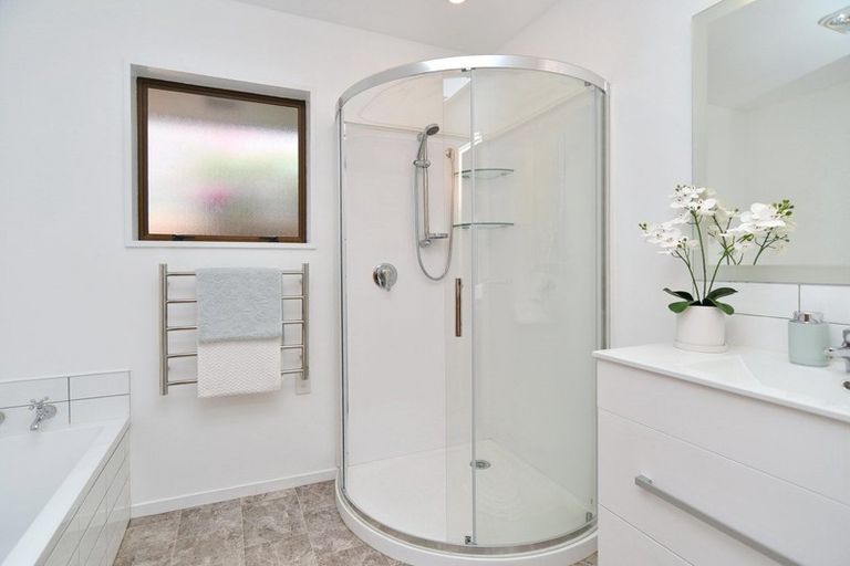 Photo of property in 7 Creese Place, Redwood, Christchurch, 8051