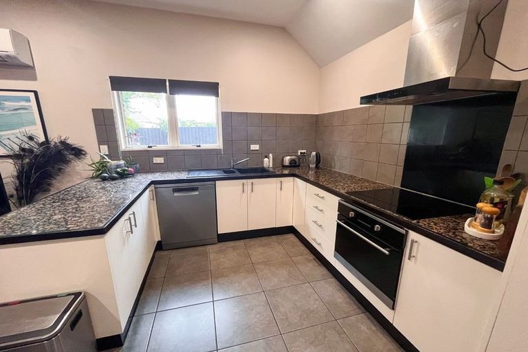 Photo of property in 9g Crohane Place, Addington, Christchurch, 8024