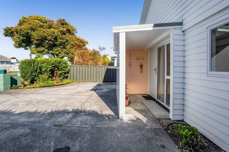 Photo of property in 46 Lismore Street, Merrilands, New Plymouth, 4312