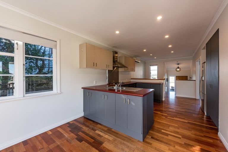 Photo of property in 32 Prospect Terrace, Johnsonville, Wellington, 6037