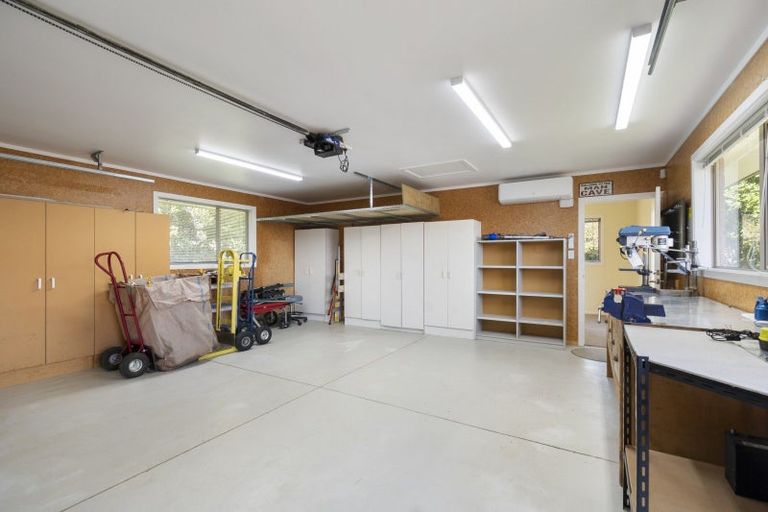 Photo of property in 98 Polson Hill Drive, Aokautere, Palmerston North, 4471