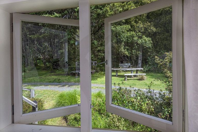 Photo of property in 64 Paparoa Station Road, Paparoa, 0571