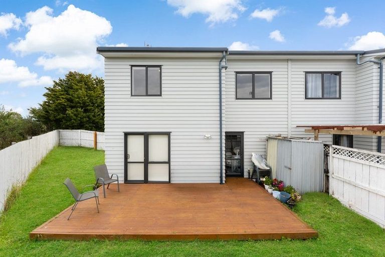 Photo of property in 1/36 West Coast Road, Glen Eden, Auckland, 0602