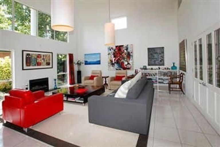 Photo of property in 276 Memorial Avenue, Burnside, Christchurch, 8053