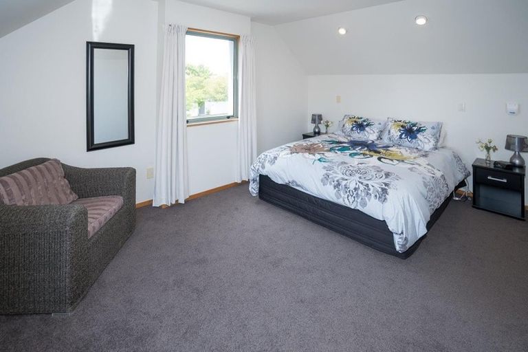 Photo of property in 41 Strowan Road, Strowan, Christchurch, 8052