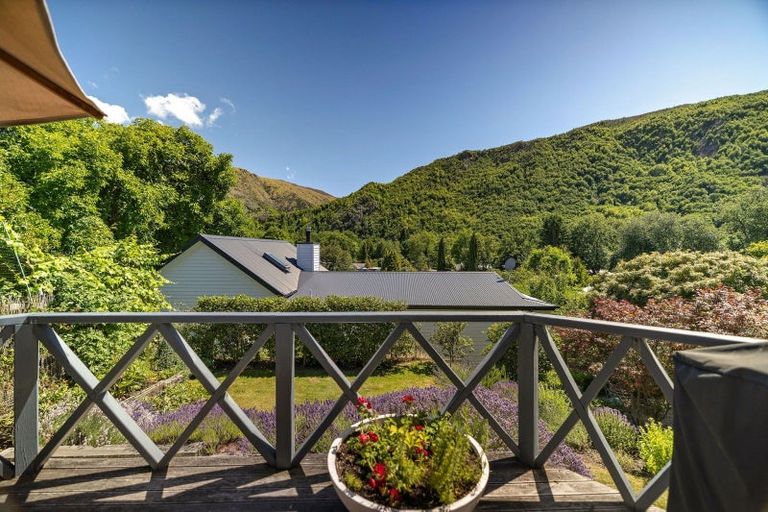 Photo of property in 14 Suffolk Street, Arrowtown, 9302