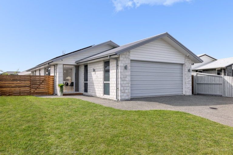 Photo of property in 19 Taioma Close, Papamoa, 3118