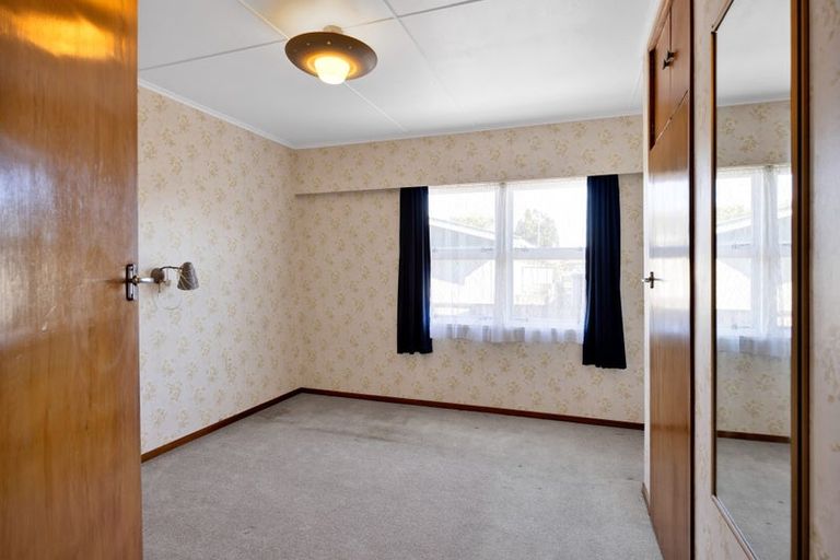 Photo of property in 124 Glover Road, Hawera, 4610