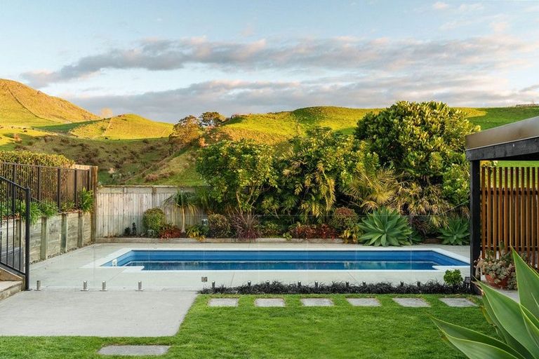 Photo of property in 190 Ballintoy Park Drive, Welcome Bay, Tauranga, 3175