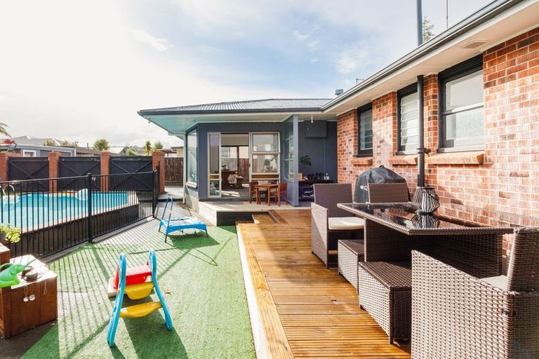 Photo of property in 98 Lethbridge Street, Feilding, 4702