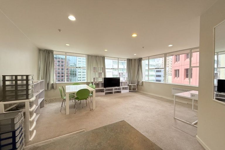 Photo of property in Terrace Tower Apartments, 8b/126 The Terrace, Wellington Central, Wellington, 6011