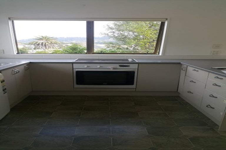 Photo of property in 4/448 Glenfield Road, Glenfield, Auckland, 0629