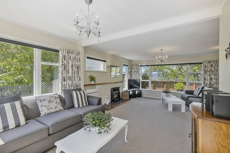 Photo of property in 102 Normandale Road, Normandale, Lower Hutt, 5010