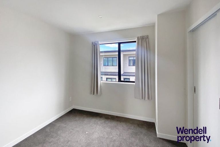 Photo of property in 3/86 Fred Taylor Drive, Westgate, Auckland, 0814