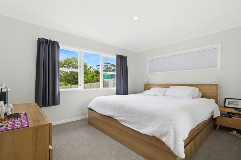 Photo of property in 48 Stottholm Road, Titirangi, Auckland, 0604