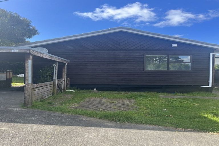 Photo of property in 1/7 Vera Road, Te Atatu South, Auckland, 0610