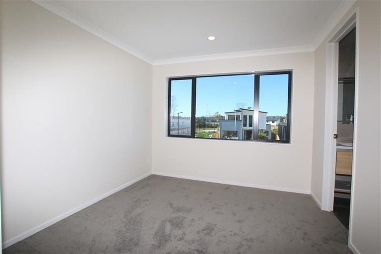Photo of property in 22 Riroriro Road, Hobsonville, Auckland, 0616