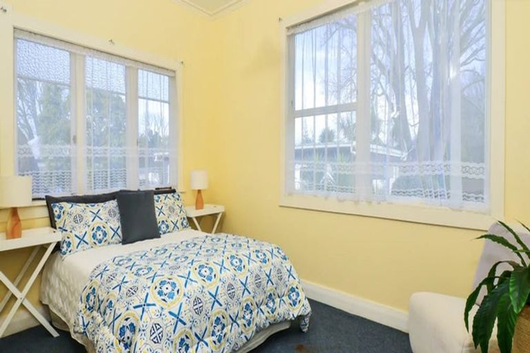 Photo of property in 24 Te Aroha Street, Hamilton East, Hamilton, 3216