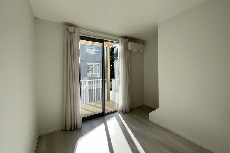 Photo of property in 5/2 Moor Avenue, Te Atatu Peninsula, Auckland, 0610