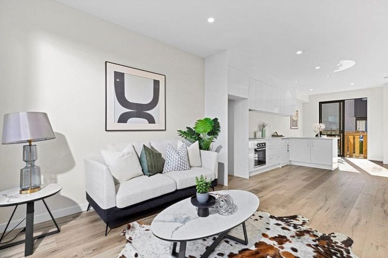 Photo of property in 7/86 Fred Taylor Drive, Westgate, Auckland, 0814