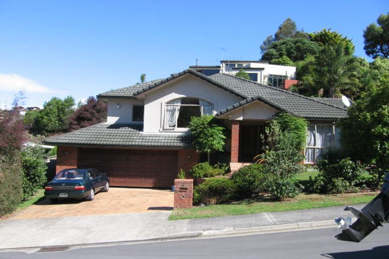 Photo of property in 8 Falstone Lane, Browns Bay, Auckland, 0630