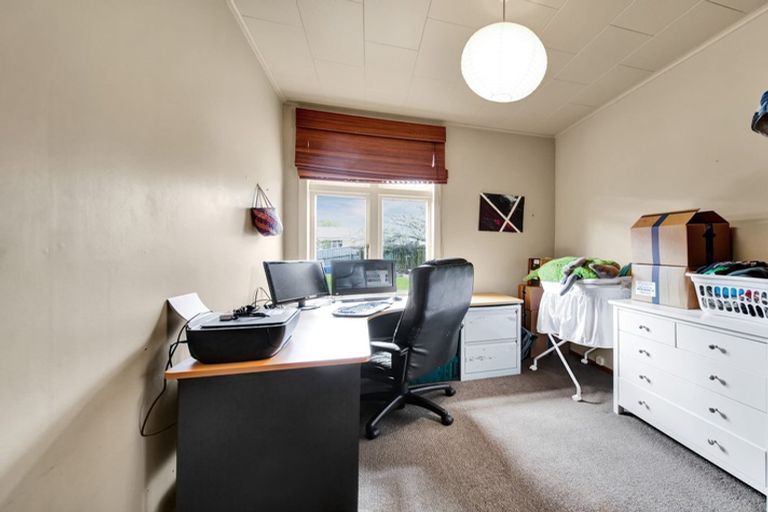 Photo of property in 70 Collins Street, Hawera, 4610