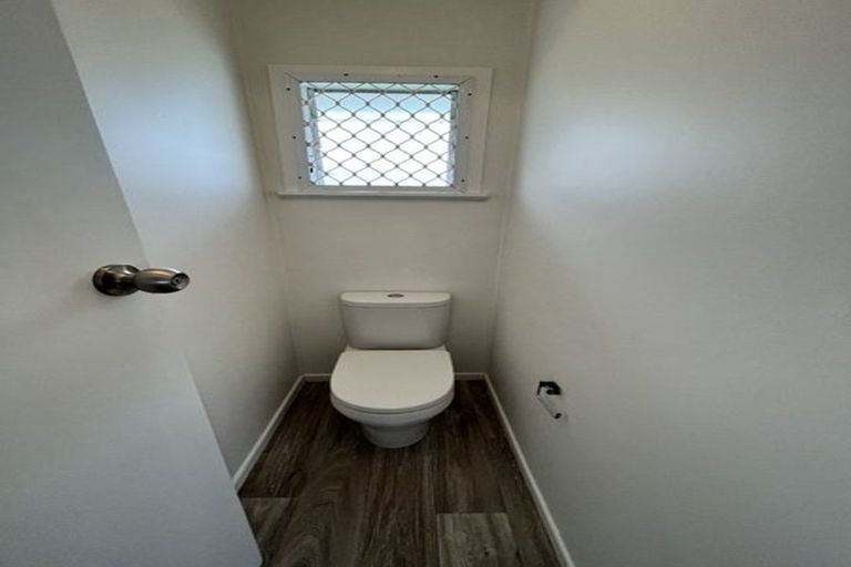 Photo of property in 2/24 Evelyn Place, Hillcrest, Auckland, 0627