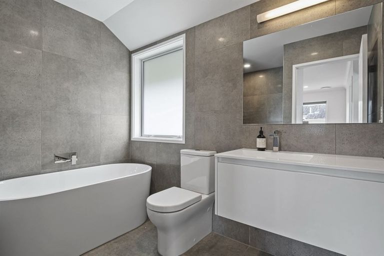 Photo of property in 55 Tui Glen Road, Birkenhead, Auckland, 0626